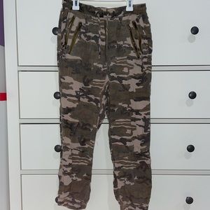 CAMOUFLAGE PRINT JOGGERS